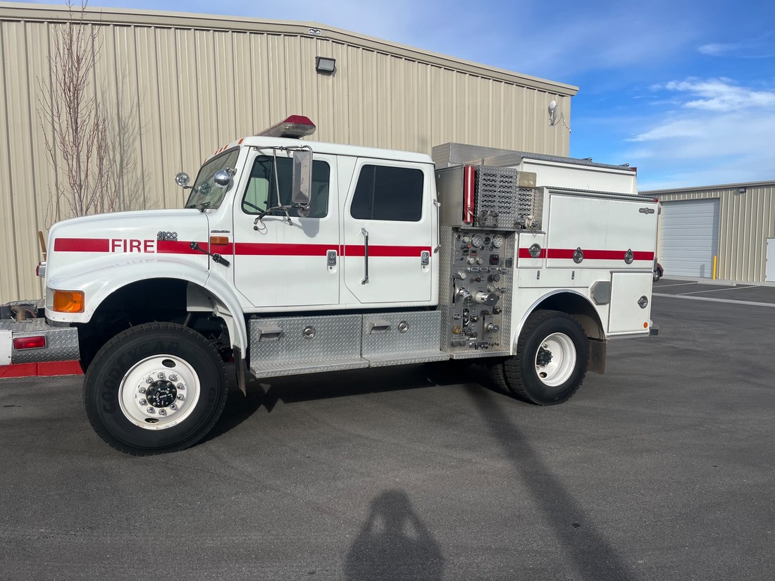 2002 International 7400 - Image 5